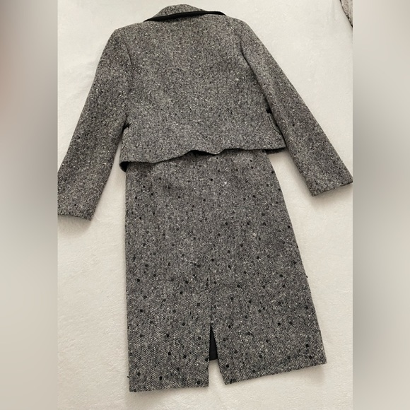 LR Lea Rome Jacket and Skirt (two pieces set) - Picture 2 of 11